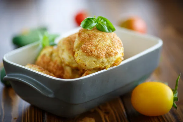 Fried cutlet in ceramic form — Stock Photo, Image