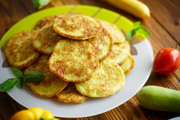 Fried zucchini fritters — Stock Photo, Image