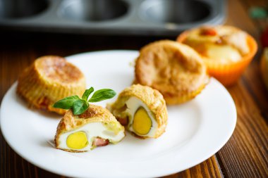 yumurta içinde pişmiş kabak kekler