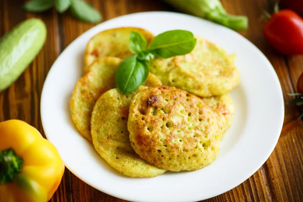 Fried zucchini fritters — Stock Photo, Image