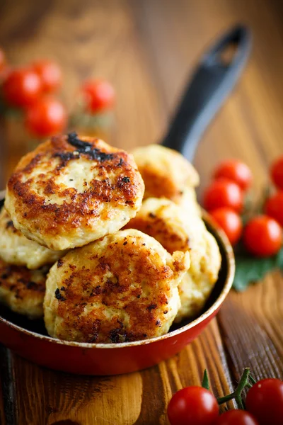 Fried chicken cutlet with cherry tomatoes — Stock Photo, Image