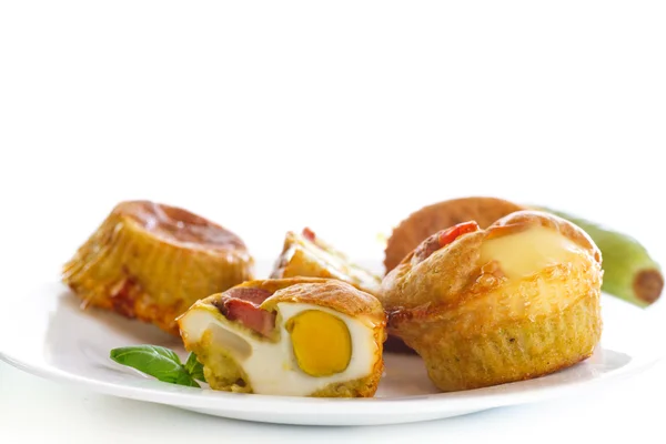 Muffiny cuketa zapečená s vejcem uvnitř — Stock fotografie