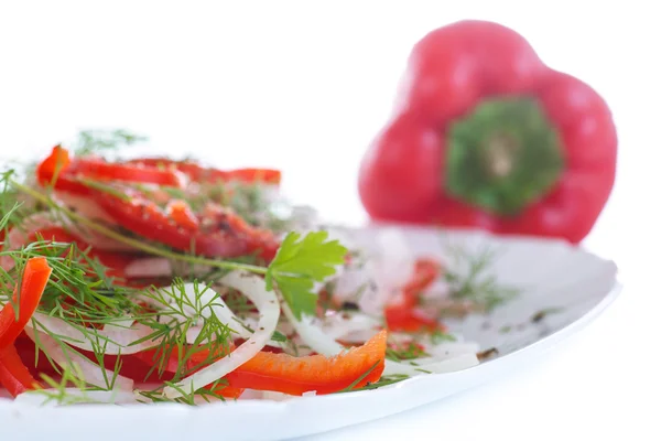Salat mit frischen Paprika und Zwiebeln — Stockfoto