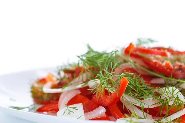 Salada com pimentas frescas e cebolas — Fotografia de Stock