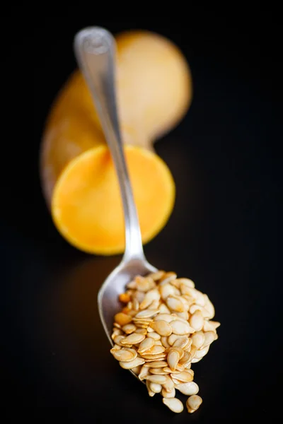 Unpeeled pumpkin seeds — Stock Photo, Image