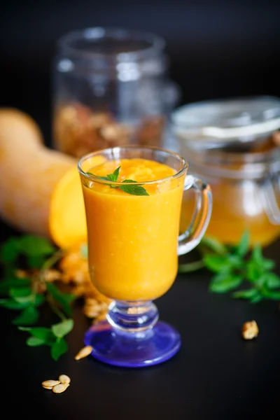 Pompoen smoothie met noten en honing — Stockfoto