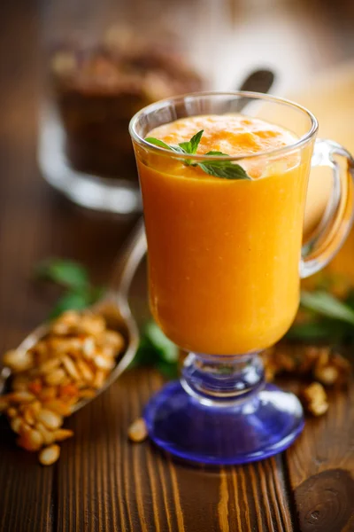 Smoothie à la citrouille aux noix et miel — Photo