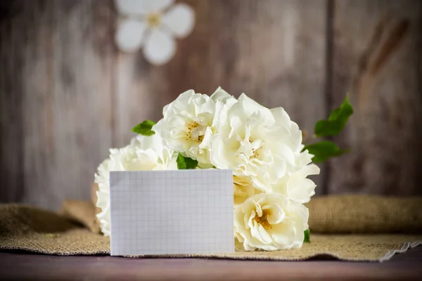 Bouquet Beautiful White Roses Wooden Table — Stock Photo, Image