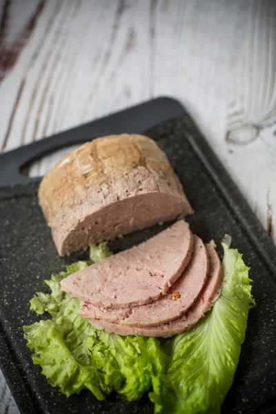 Embutido Casero Carne Picada Con Especias Una Mesa Madera — Foto de Stock