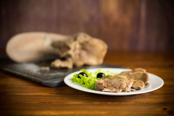 Boiled Beef Tongue Sliced Plate Wooden Table — Stock Photo, Image