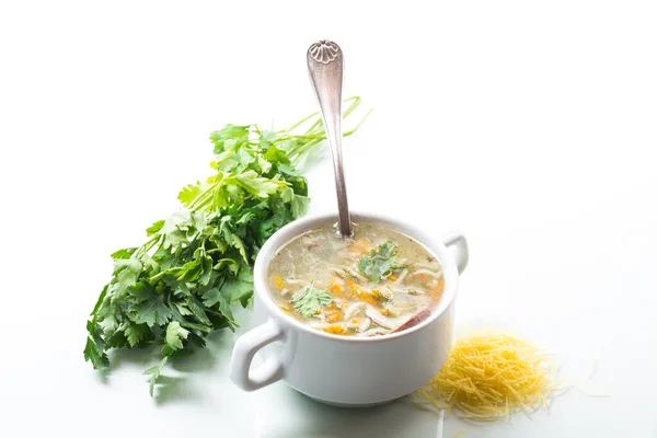 Gekochte Heiße Suppe Mit Nudeln Und Gemüse Einem Teller Isoliert — Stockfoto