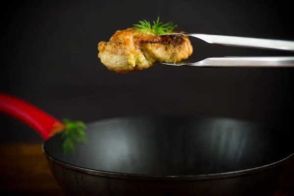 Piece Fried Chicken Fillet Spices Black Background — Stock Photo, Image