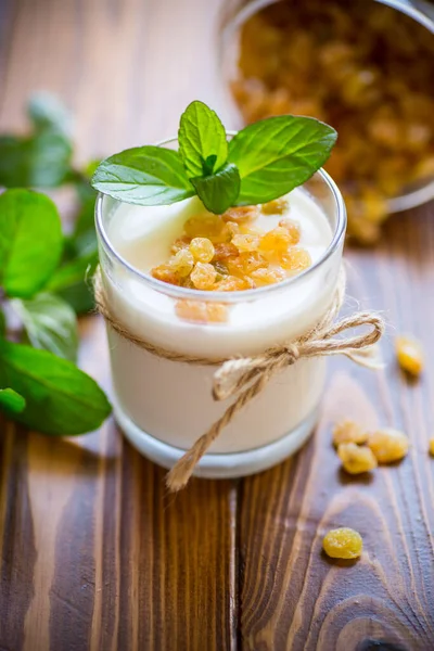 Sweet Homemade Yogurt Raisins Glass Wooden Table — Stock Photo, Image