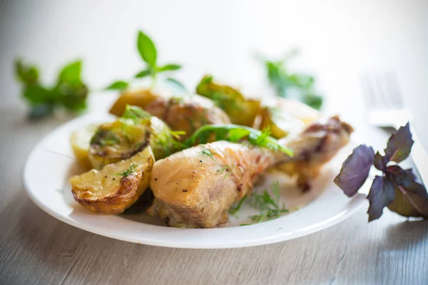 Baked Chicken Leg Early Potatoes Zucchini Wooden Table — Stock Photo, Image