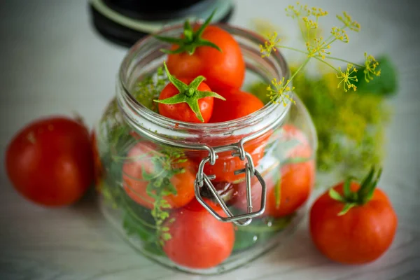 Tomates Naturais Frescos Com Especiarias Preparadas Para Conservação — Fotografia de Stock