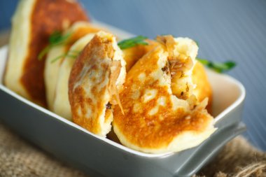 lahana ile kızartılmış pies