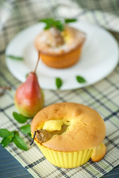 Muffins with pear — Stock Photo, Image