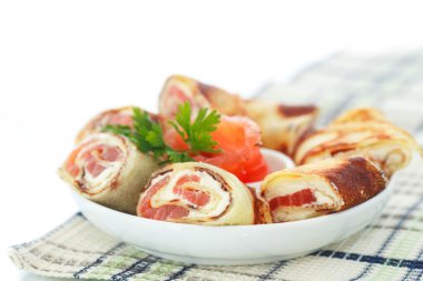Krep peynir curds ve tuzlanmış somon ile