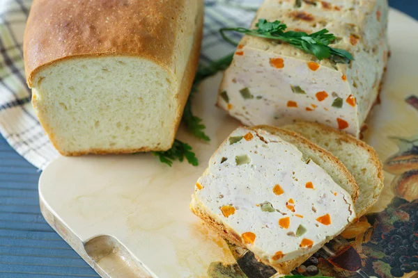 Chicken meatloaf with vegetables — Stock Photo, Image