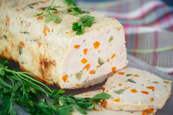 Pão de carne de frango com legumes — Fotografia de Stock