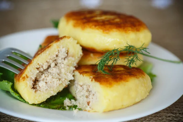 Torte di patate con carne — Foto Stock