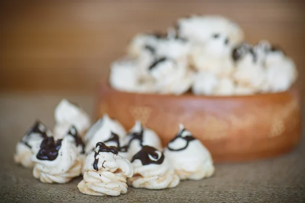 Classic sweet meringue with chocolate — Stock Photo, Image
