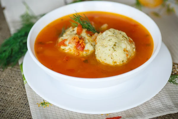 Domates çorbası köfte ile — Stok fotoğraf