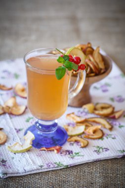 kurutulmuş meyve kompostosu