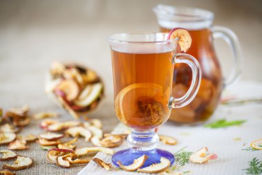 kurutulmuş meyve kompostosu