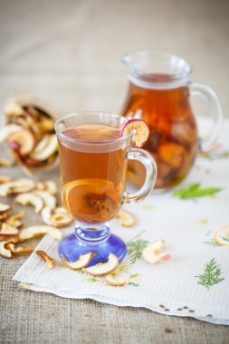 kurutulmuş meyve kompostosu