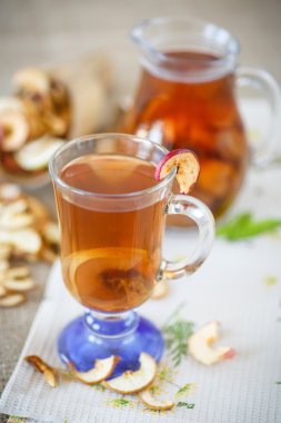 kurutulmuş meyve kompostosu