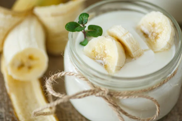 Banan yoghurt Royaltyfria Stockfoton