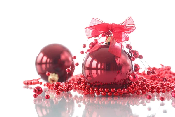 Karácsonyfa dísztárgyak és labdák — Stock Fotó
