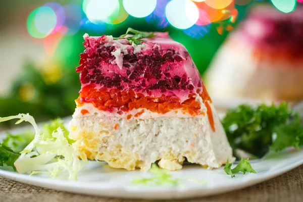 Traditional herring under boiled vegetables — Stock Photo, Image