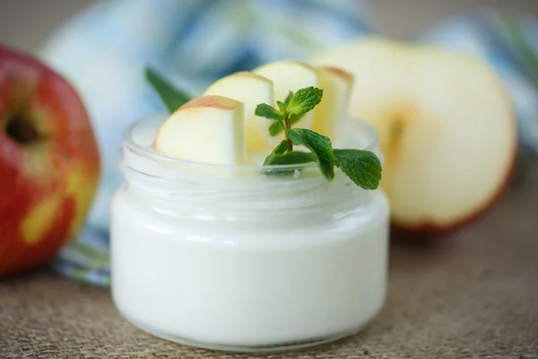 Yogurt apple — Stock Photo, Image