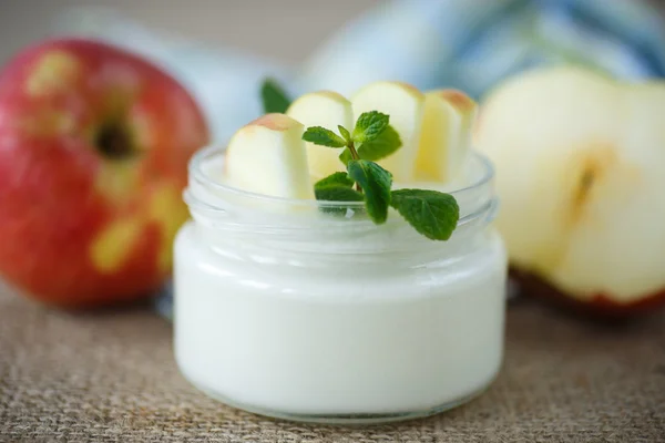 Yogurt apple — Stock Photo, Image