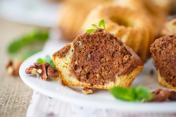 Sweet walnut muffins — Stock Photo, Image