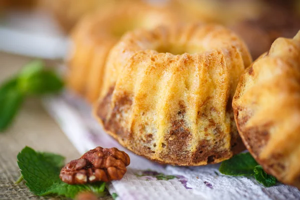 Sweet walnut muffins — Stock Photo, Image