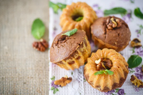 Sweet walnut muffins — Stock Photo, Image