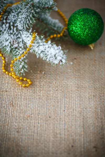 Árbol de Navidad con adornos — Foto de Stock