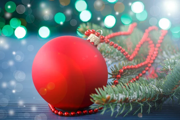 Weihnachtsbaum mit Ornamenten — Stockfoto