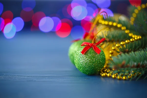 Weihnachtsdekoration auf abstraktem Hintergrund — Stockfoto