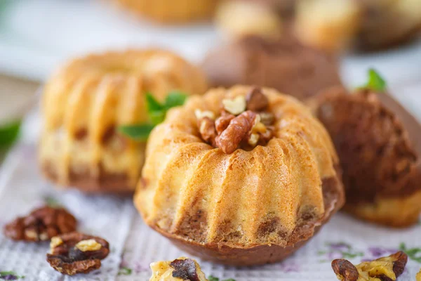 Sweet walnut muffins — Stock Photo, Image