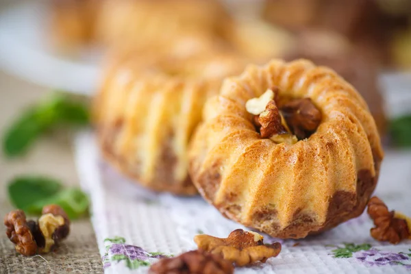 Sweet walnut muffins — Stock Photo, Image