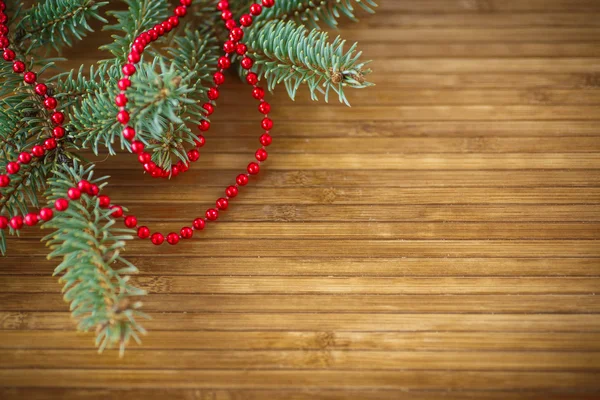 Χριστουγεννιάτικο δέντρο με στολίδια — Φωτογραφία Αρχείου