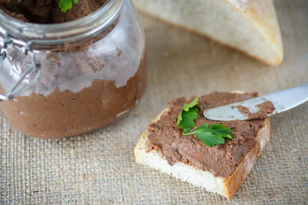 Homemade liver pate with bread — Stock Photo, Image