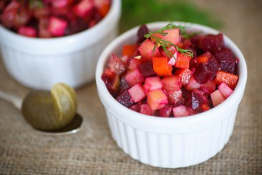 pancar ile haşlanmış sebze salatası