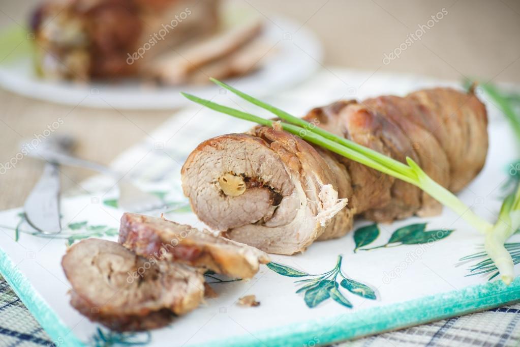 Roll meat with mushrooms