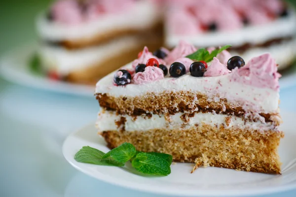 Kuchen mit Johannisbeeren — Stockfoto