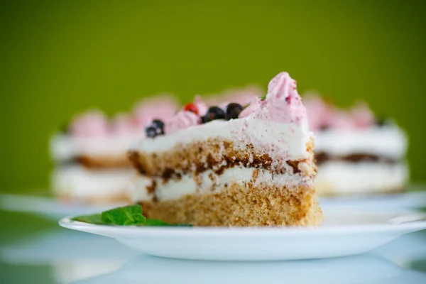 Cake with currants — Stock Photo, Image